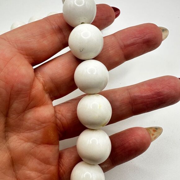 17" Ceramic beaded and Scrimshaw-style pendant vintage necklace! - Picture 13 of 16